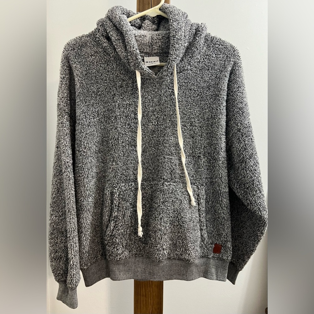 Spirit‎ sweater